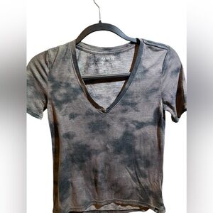 HURLEY!! Women’s V-Neck Black&Grey Tie Dye Light Weight Shirt Size XS!